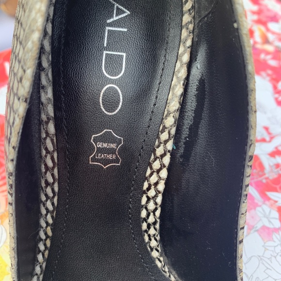 Snake Pattern Pumps - Picture 3 of 3